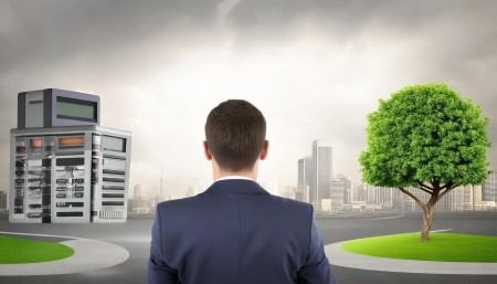 还有啊，价格当然是要考虑的因素，但千万别只盯着报价单看。有些系统看起来便宜，但后期定制开发、培训、维