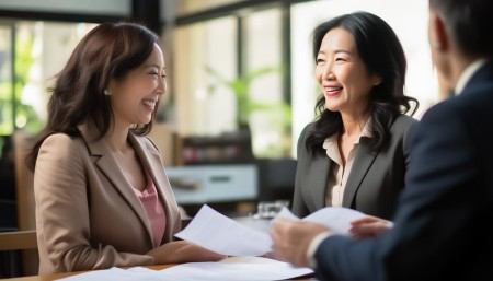 就这么一句话，直接让王女士追加了一笔大单。她说：“就冲你们这份用心，以后采购我都找你们。”你看，这就